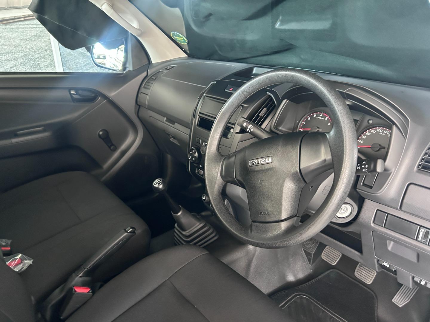 2026 Isuzu D-Max 250C Fleetside S/C P/U