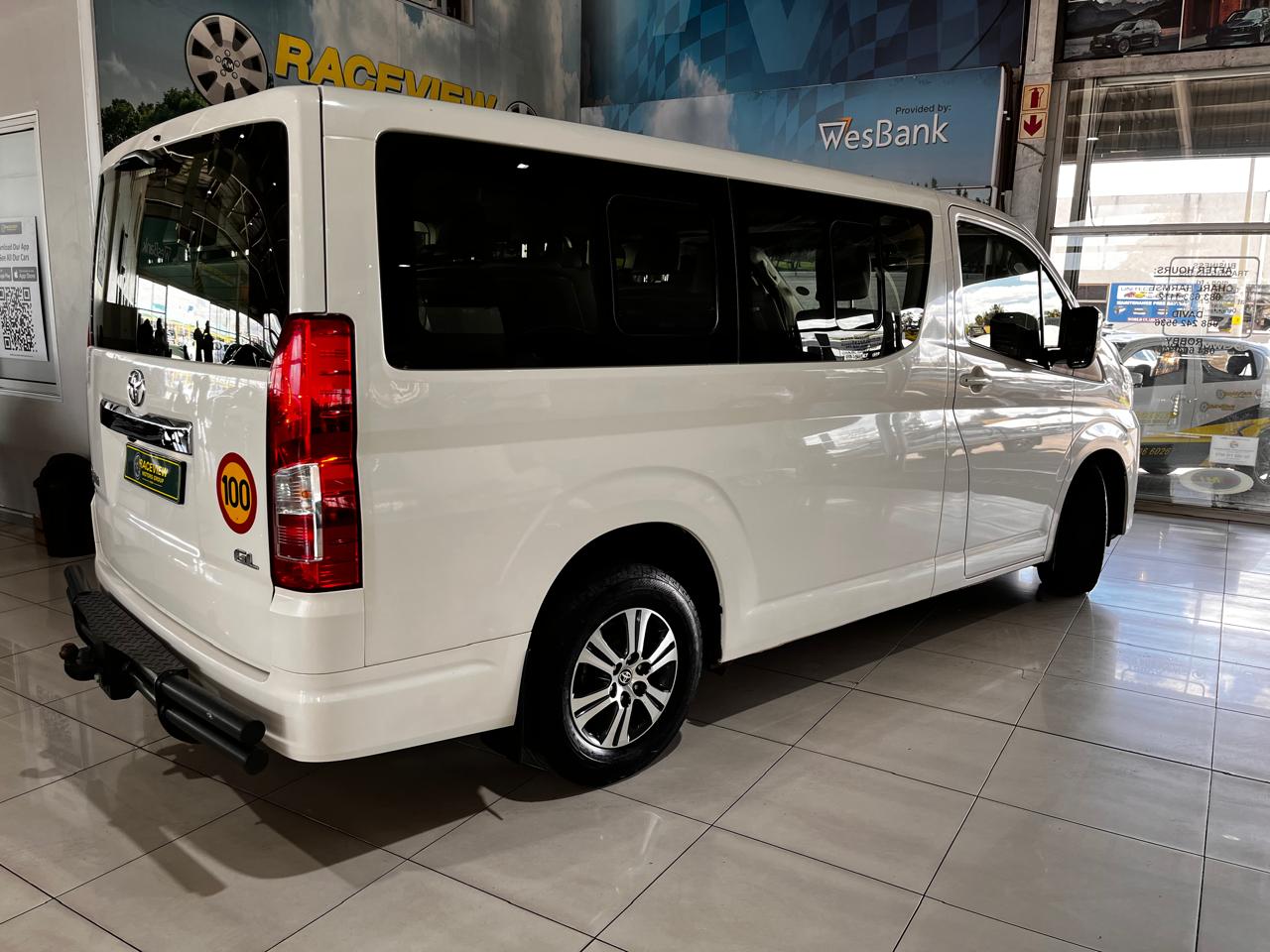 2023 Toyota Quantum 2.8 LWB Bus 11-Seater GL