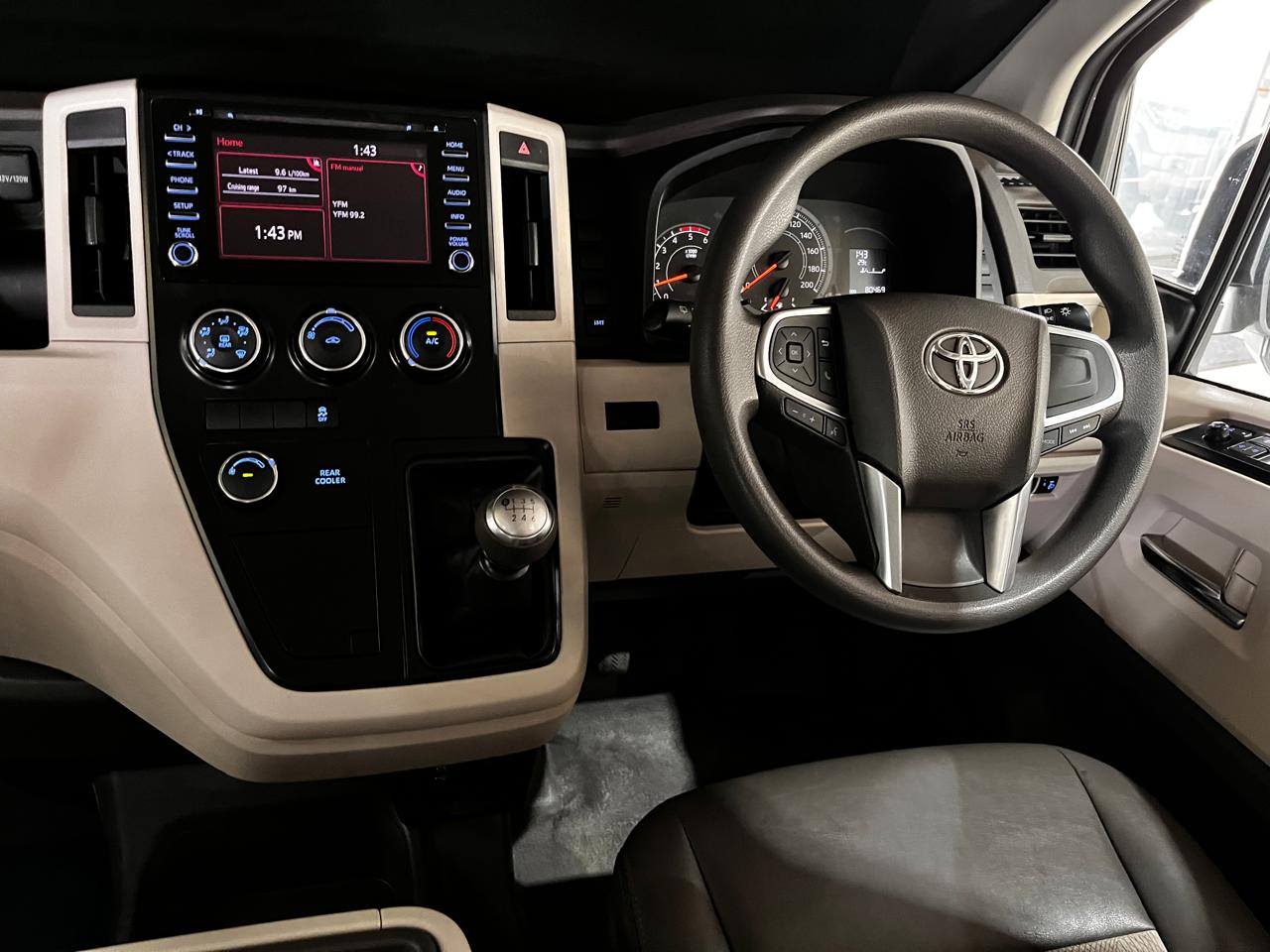 2023 Toyota Quantum 2.8 LWB Bus 11-Seater GL