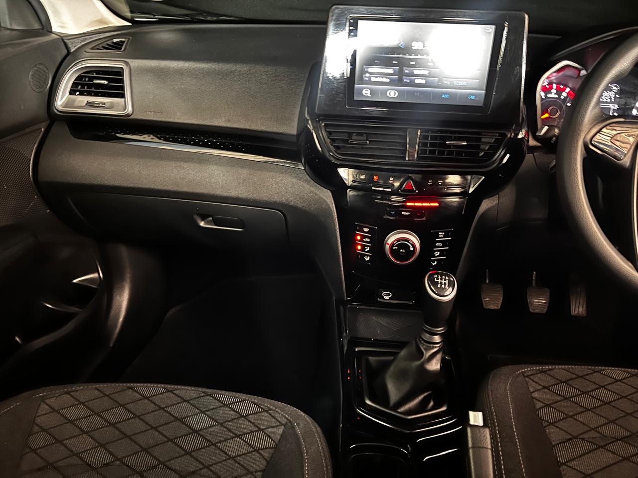 2025 Mahindra XUV 3XO 1.2T MX2 Manual