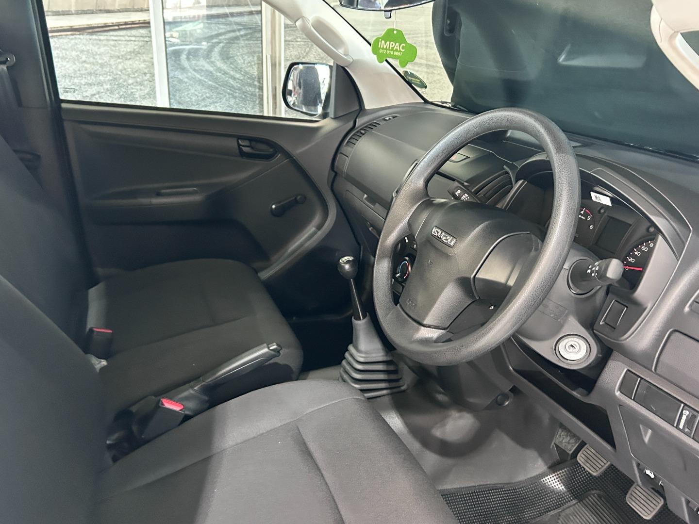 2026 Isuzu D-Max 250C Fleetside S/C P/U