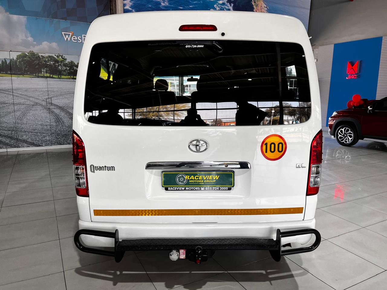 2015 Toyota Quantum 2.7 GL 10-seater bus