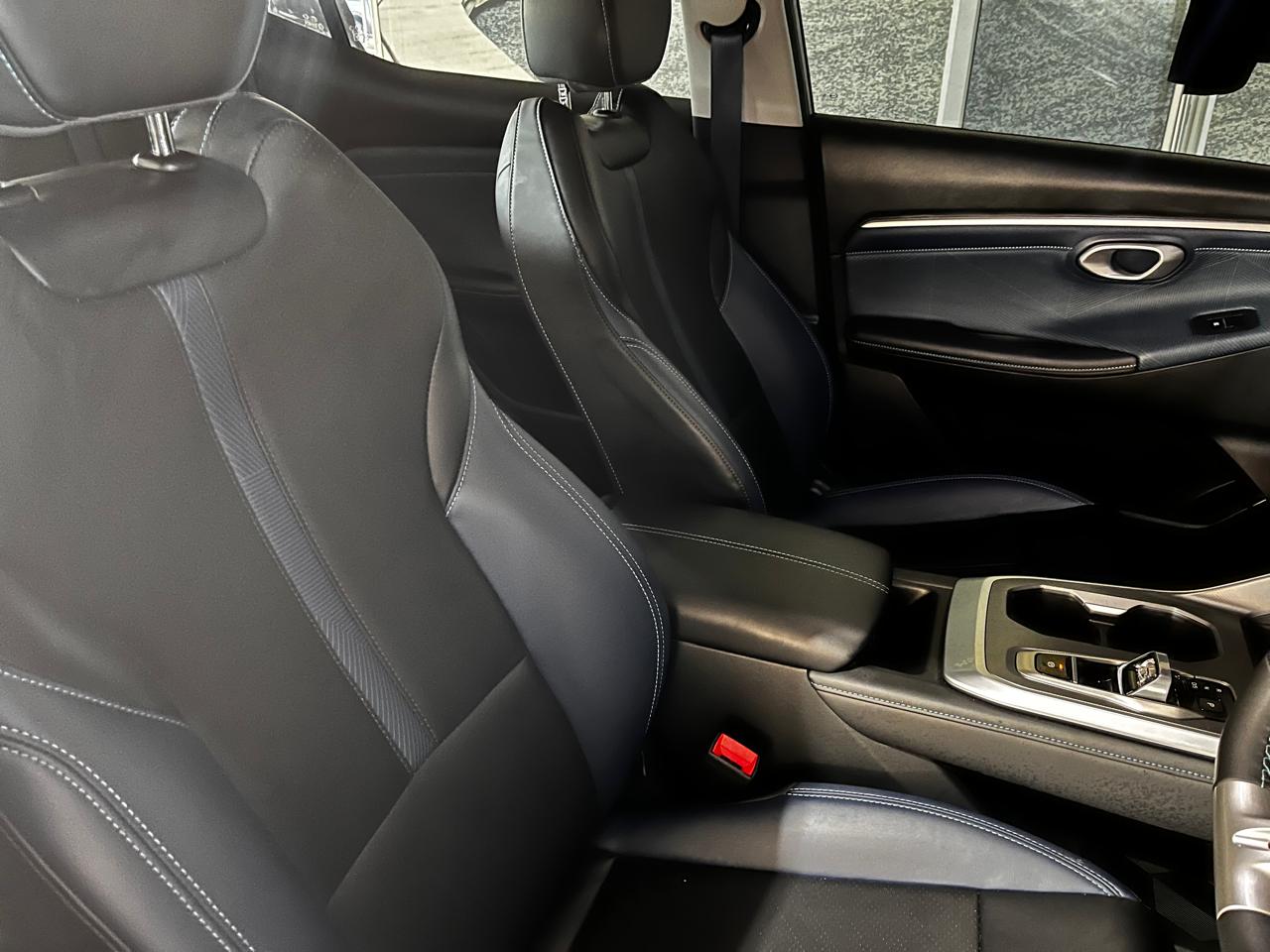 2015 Toyota Quantum 2.7 GL 10-seater bus
