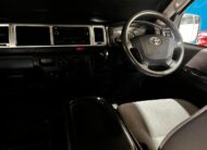 2015 Toyota Quantum 2.7 GL 10-seater bus