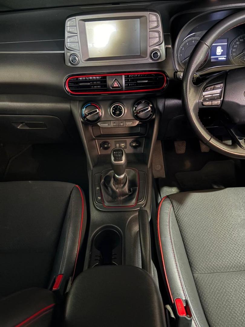 2020 Hyundai Kona 1.0T Executive
