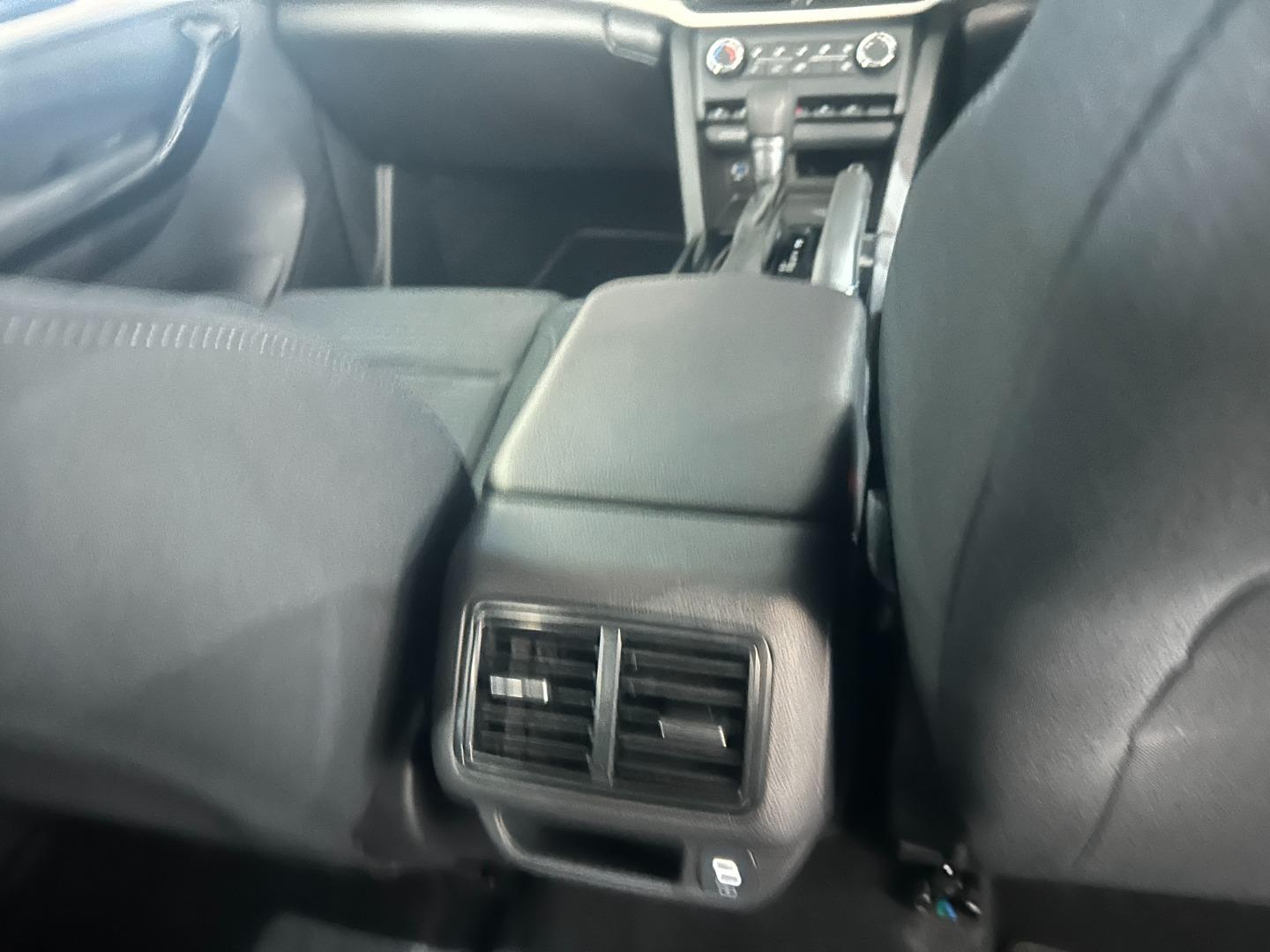 2025 Mahindra XUV700 2.0T AX5