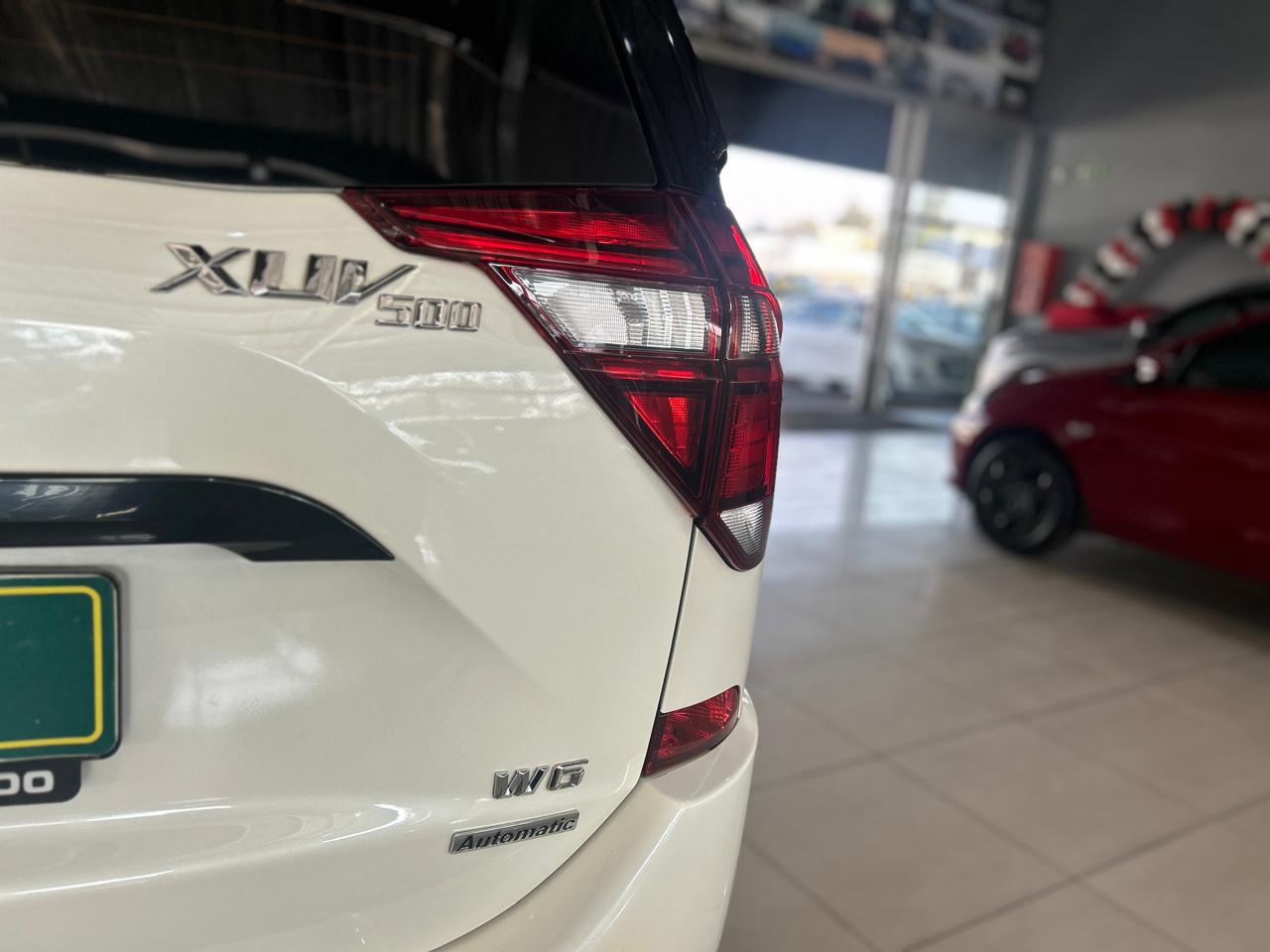 2023 Mahindra XUV500 2.2CRDe W6