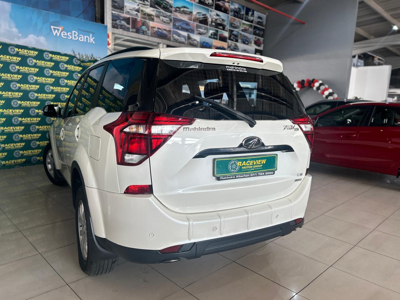 2023 Mahindra XUV500 2.2CRDe W6