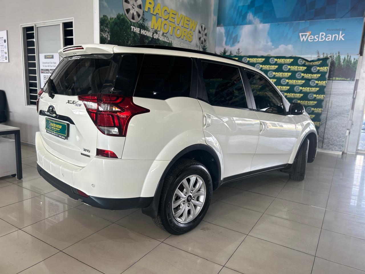 2023 Mahindra XUV500 2.2CRDe W6