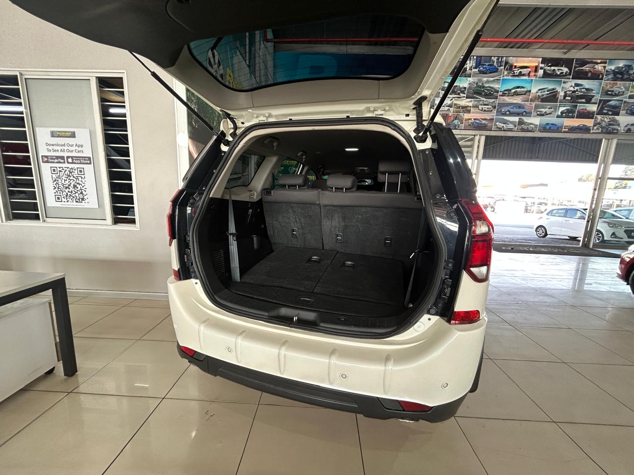2023 Mahindra XUV500 2.2CRDe W6