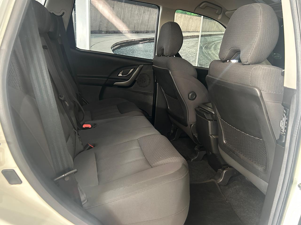 2023 Mahindra XUV500 2.2CRDe W6