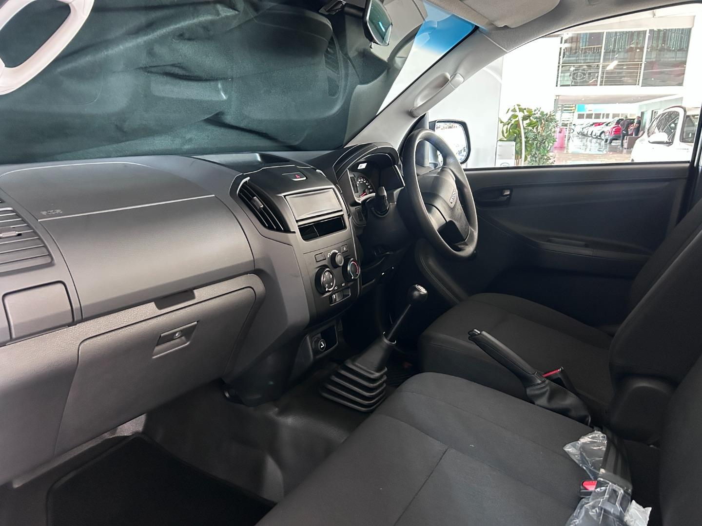 2026 Isuzu D-Max Gen 6 250 Single Cab Fleetside Safety