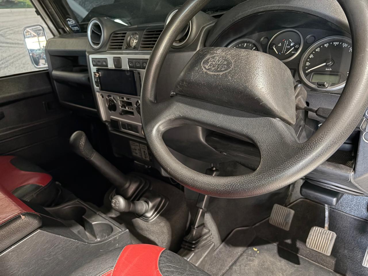 2014 Land Rover Defender 110 TDi Station Wagon
