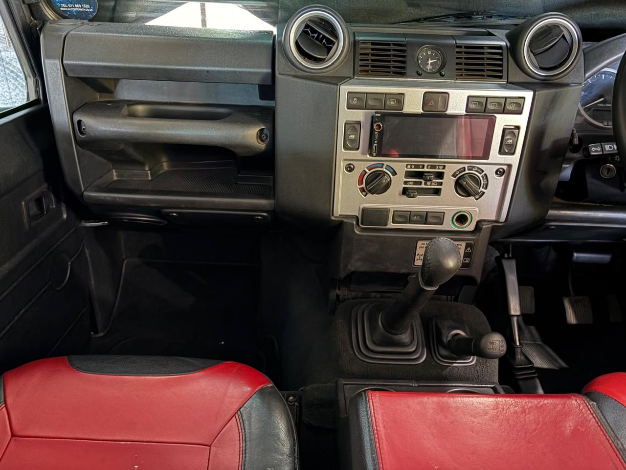 2014 Land Rover Defender 110 TDi Station Wagon