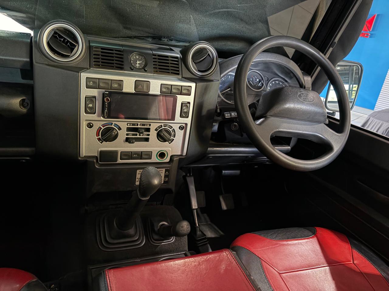 2014 Land Rover Defender 110 TDi Station Wagon
