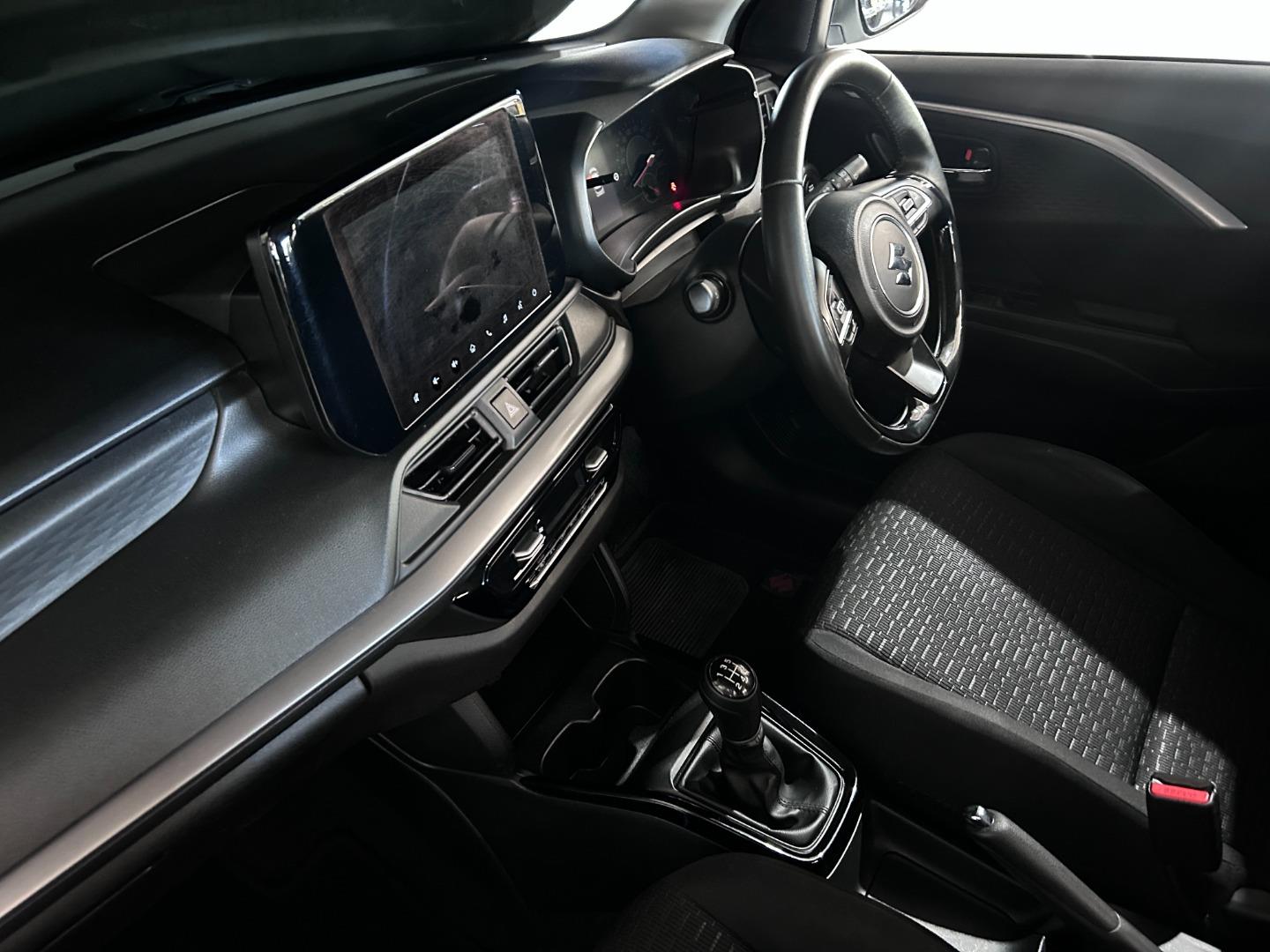 2025 Suzuki Swift 1.2 GLX Manual