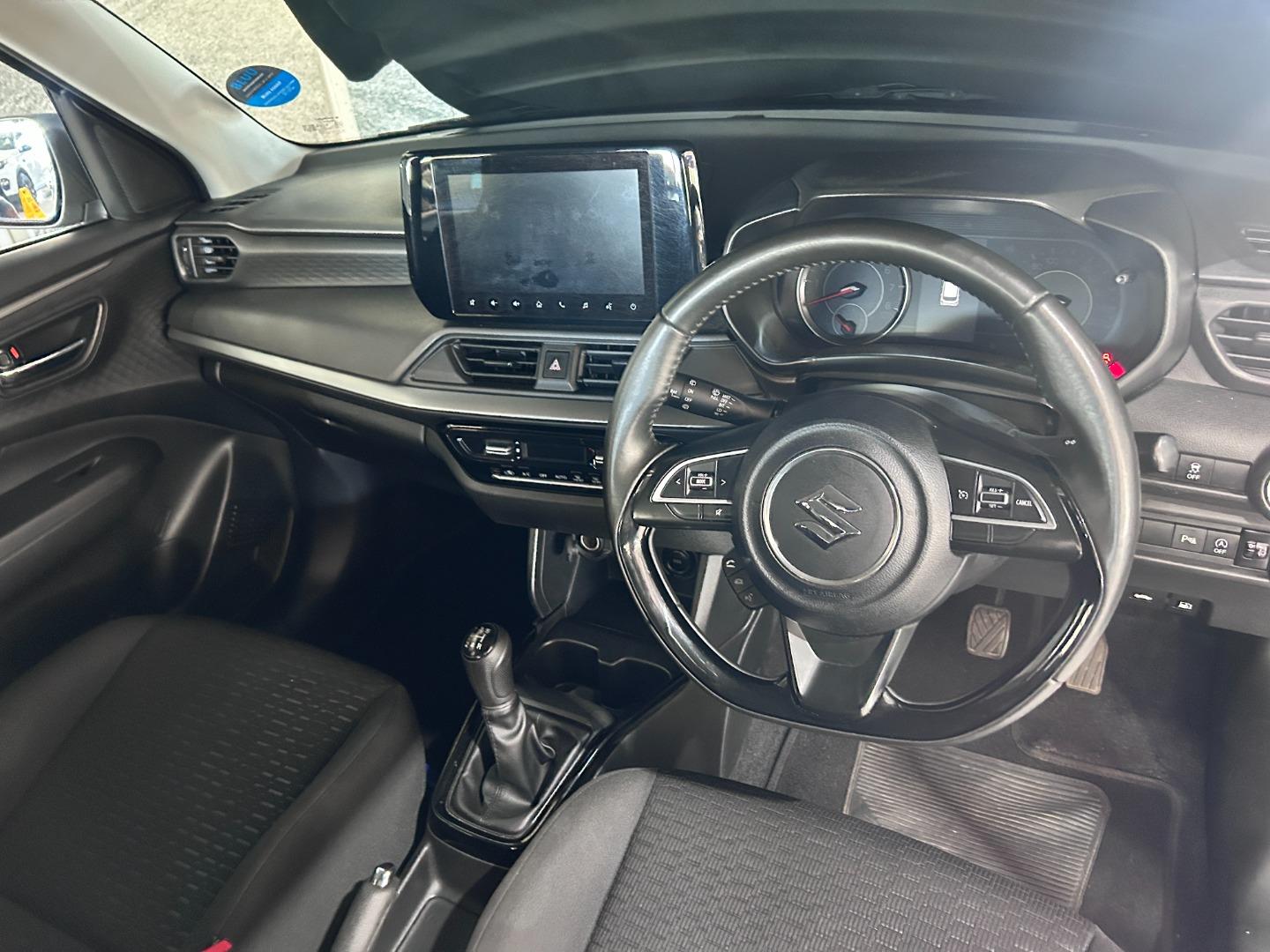 2025 Suzuki Swift 1.2 GLX Manual